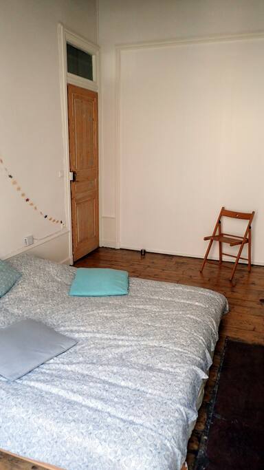 Chambre avec ses deux lits de 90 ne formant qu'un seul.