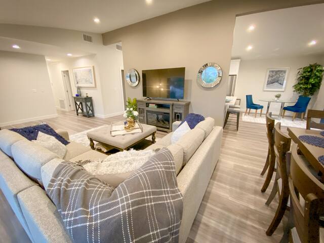 Stunning Glendale Hills Modern Home with Views!! gallery image 3