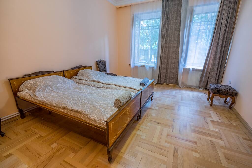 1st bedroom