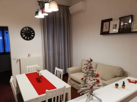 Top Airbnb: Davide & Mary Friendly House a Novara