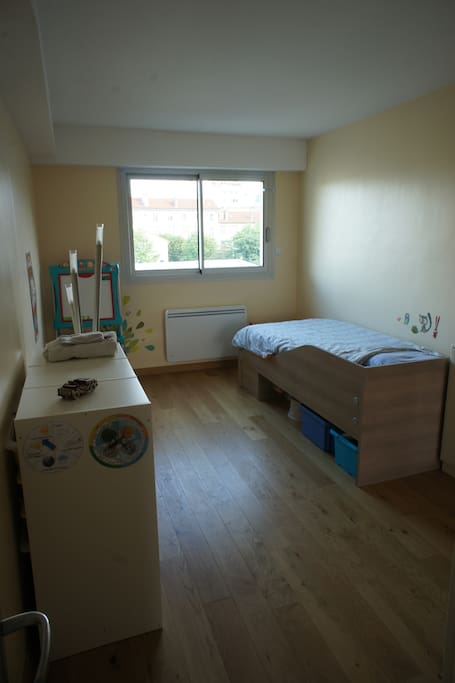 Chambre privée avec lit 190 x 90 - Vue vers l'extérieur