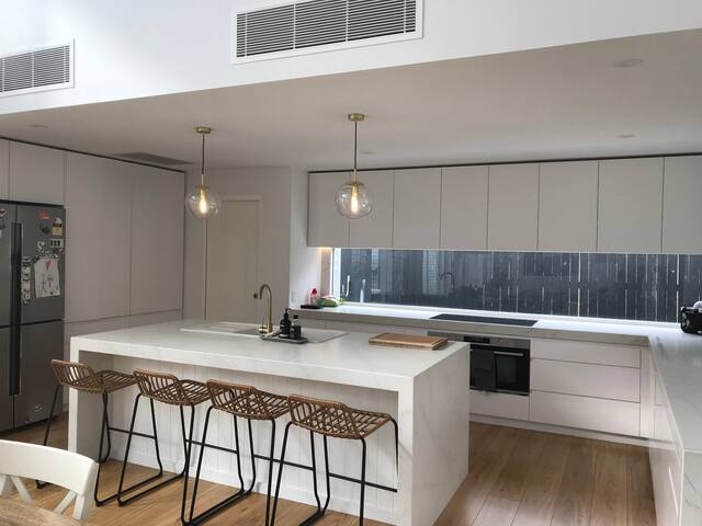 The light house in Byron Bay – with a pool gallery image 2