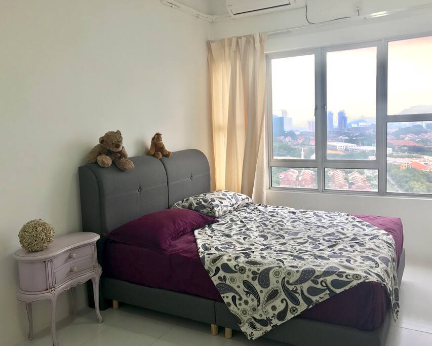 Get a good night sleep on chiropractic bed under an air conditioner, and rise facing the sunrise at your feet