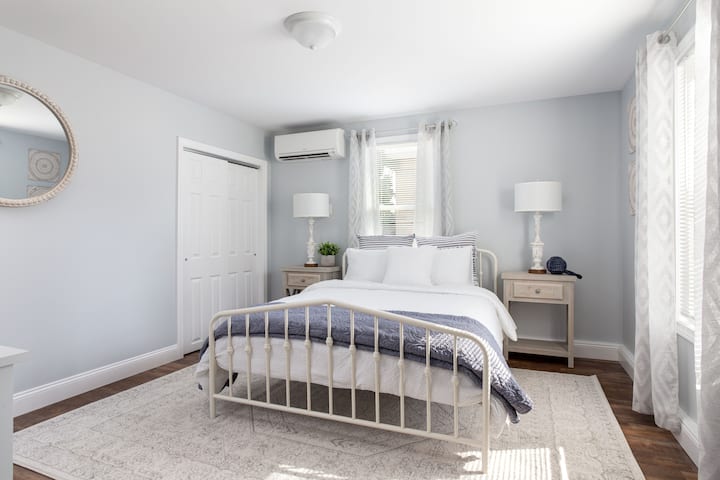Bedroom #6, Lower level, Queen Bed