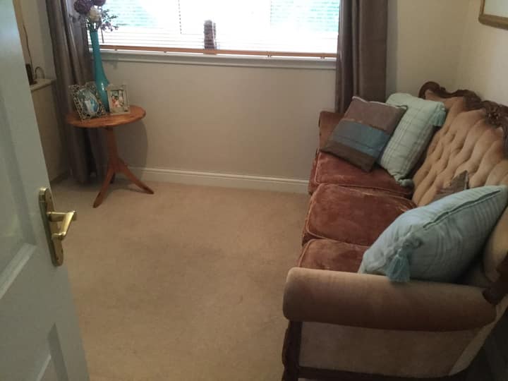 3 Miles From Glasgow Airport , - Glasgow