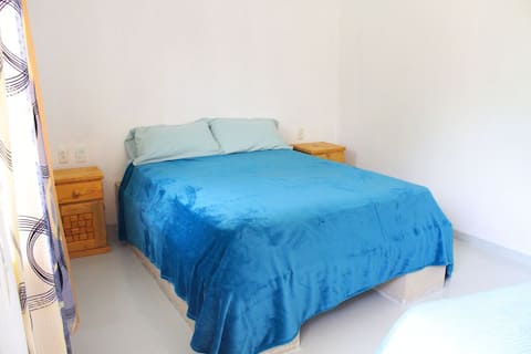 Chente's Place, A/C,starlink, parking, town center