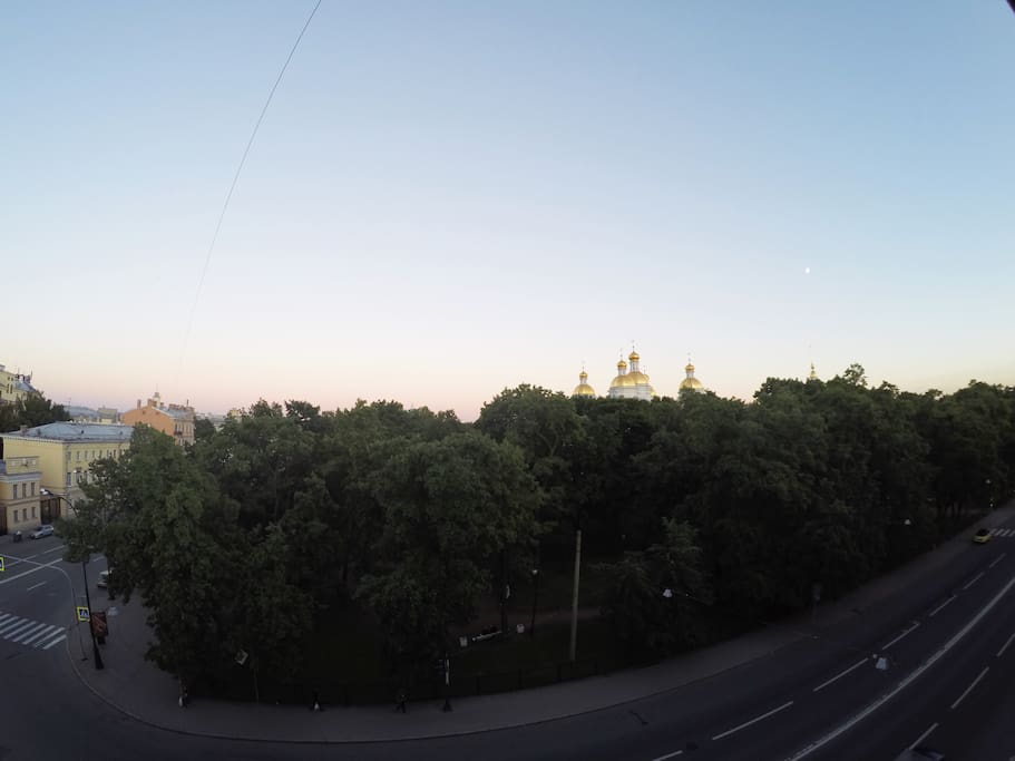 Park of the Nikolsky Cathedral in front of the house