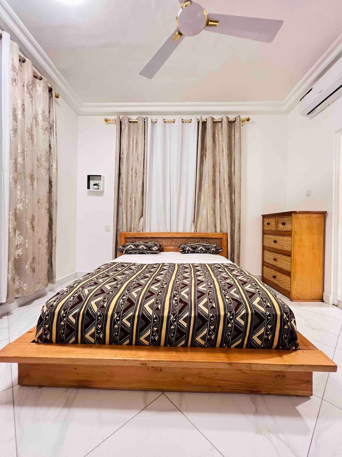 غرفة النوم 2