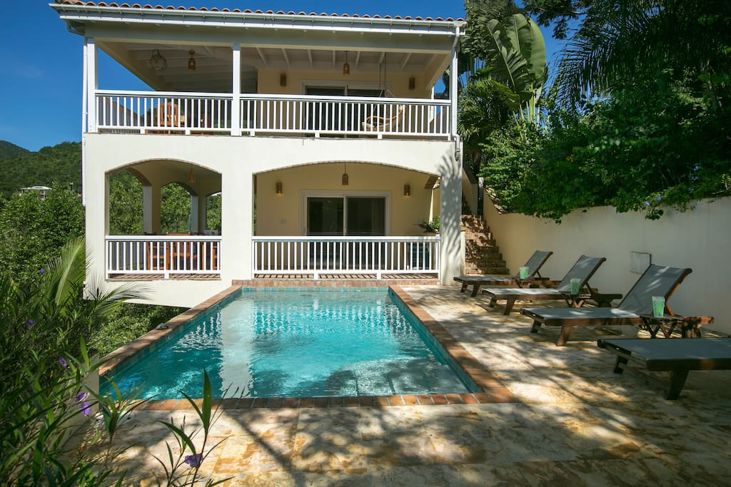 Satori Villa- Poolside View