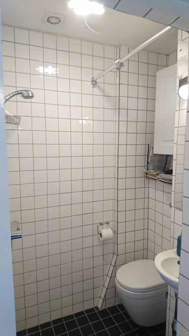 Small bathroom/ lille badeværelse