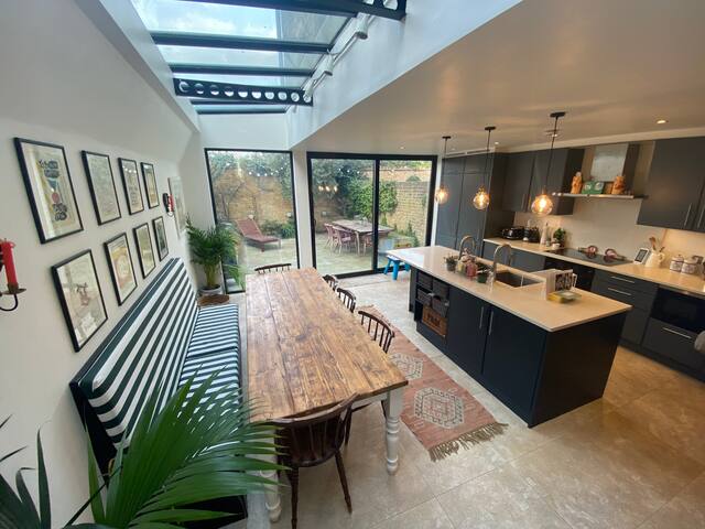 Stunning townhouse in the heart of Wandsworth gallery image 2