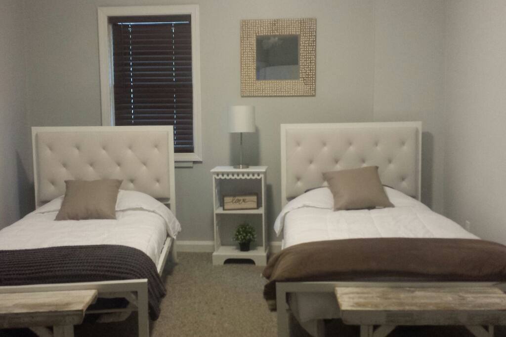 2nd bedroom