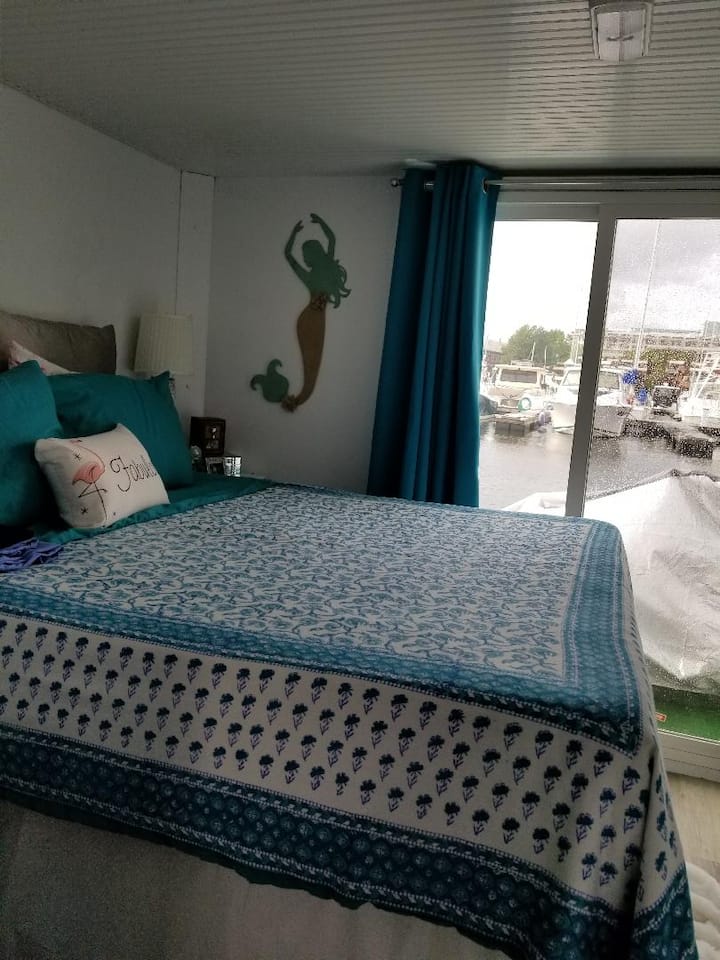 Top 8 Airbnb Houseboats Near Newburyport, Massachusetts Updated 2024