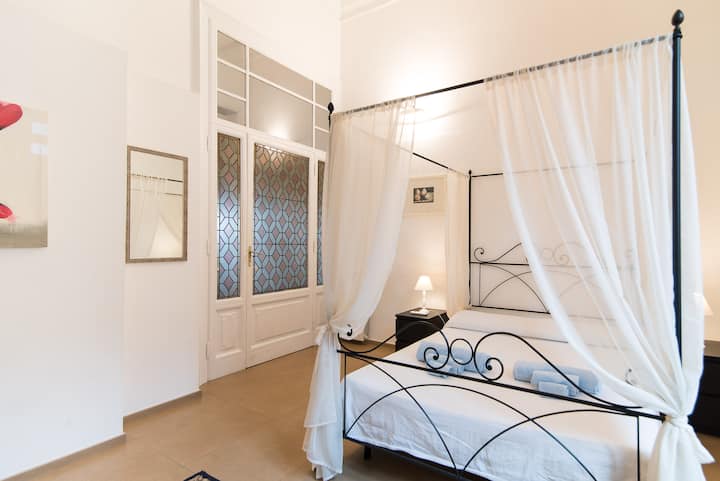 第一间卧室（ 2018年）