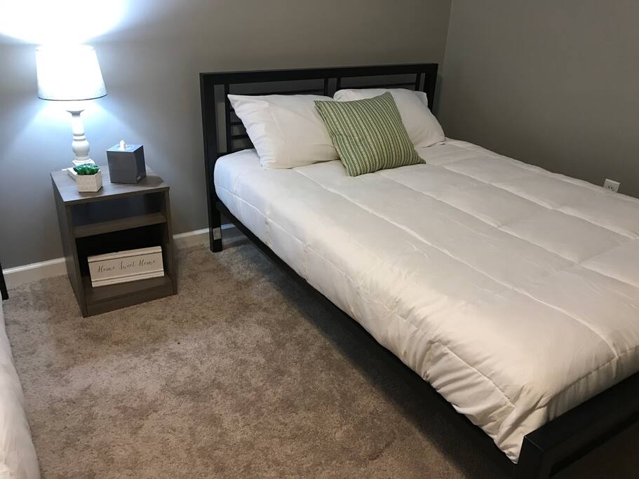 Bed/nightstand closeup