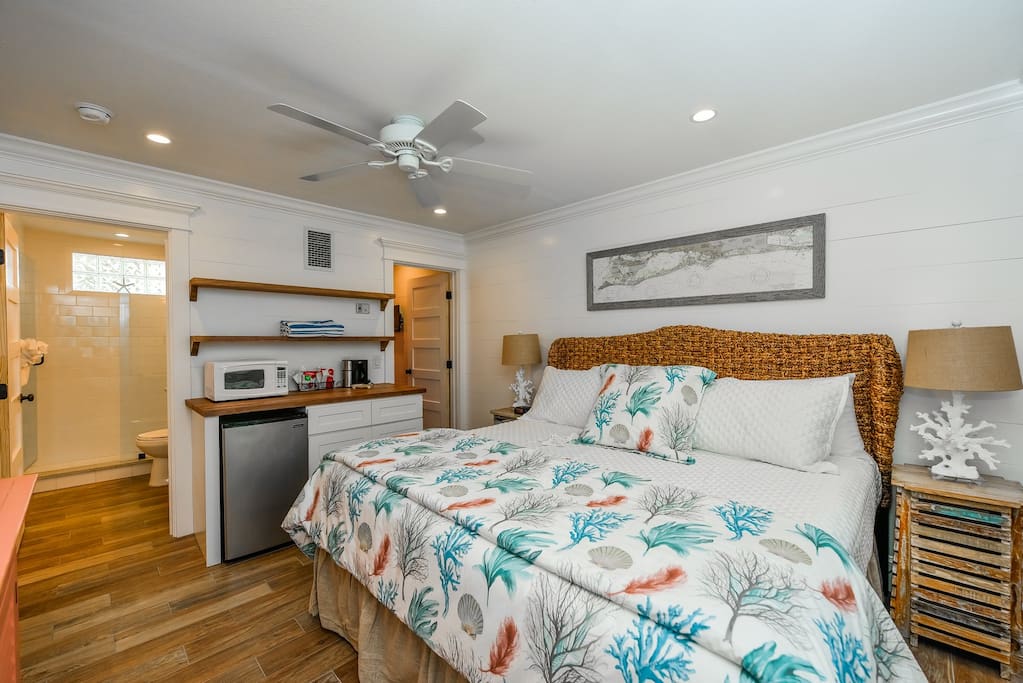 The Siesta Key Room - Deluxe Studio w/ Bunk Beds