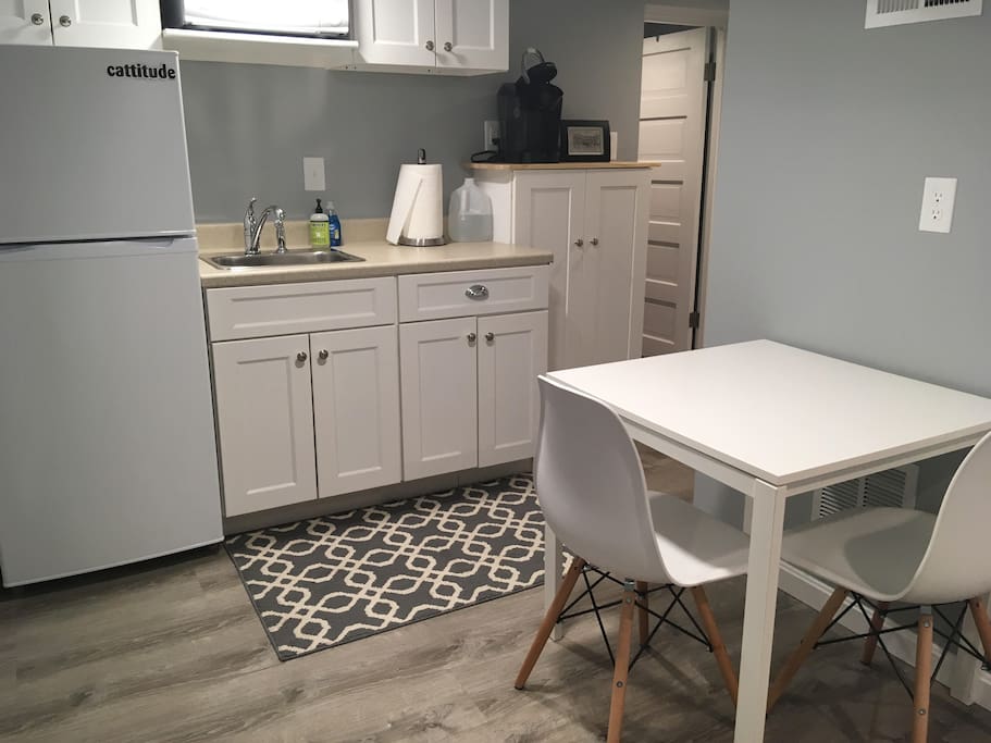 Kitchenette with Keurig and dine in space
