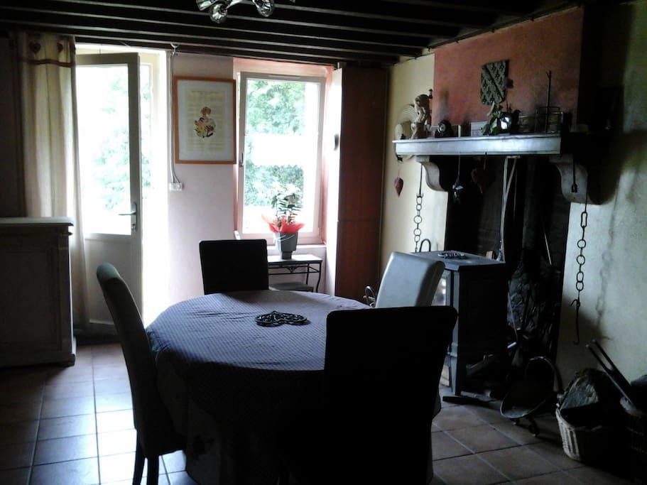 Entrance door to the garden from the living room