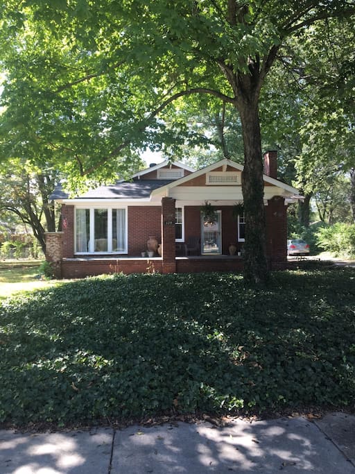 Front porch with plenty of parking