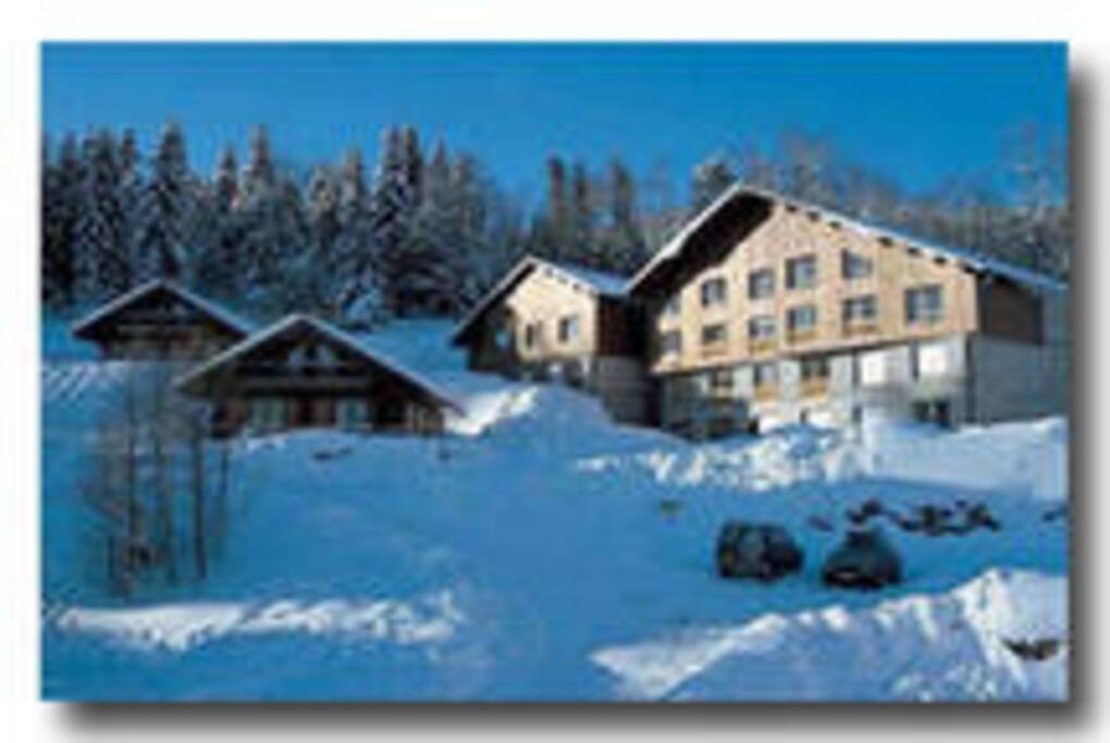 Le duplex se situe au troisième étage au milieu dans le chalet principal.