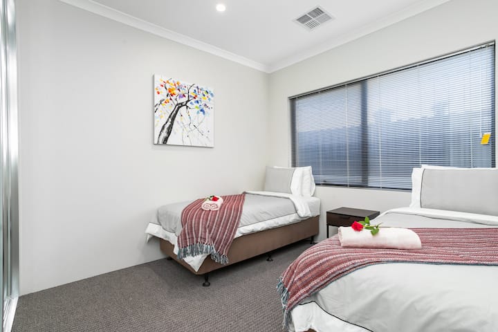 Dormitorio 2: camas individuales individuales.