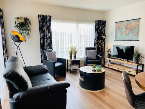 Cozy CU bungalow near beach, dunes and local lake!