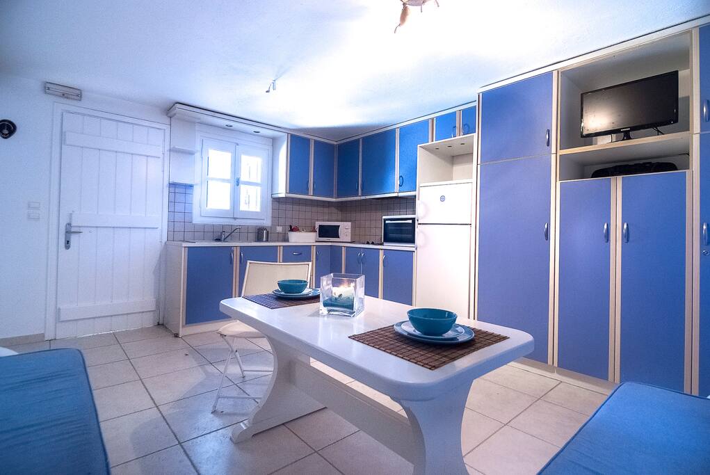 Kitchen,
Dining Room.