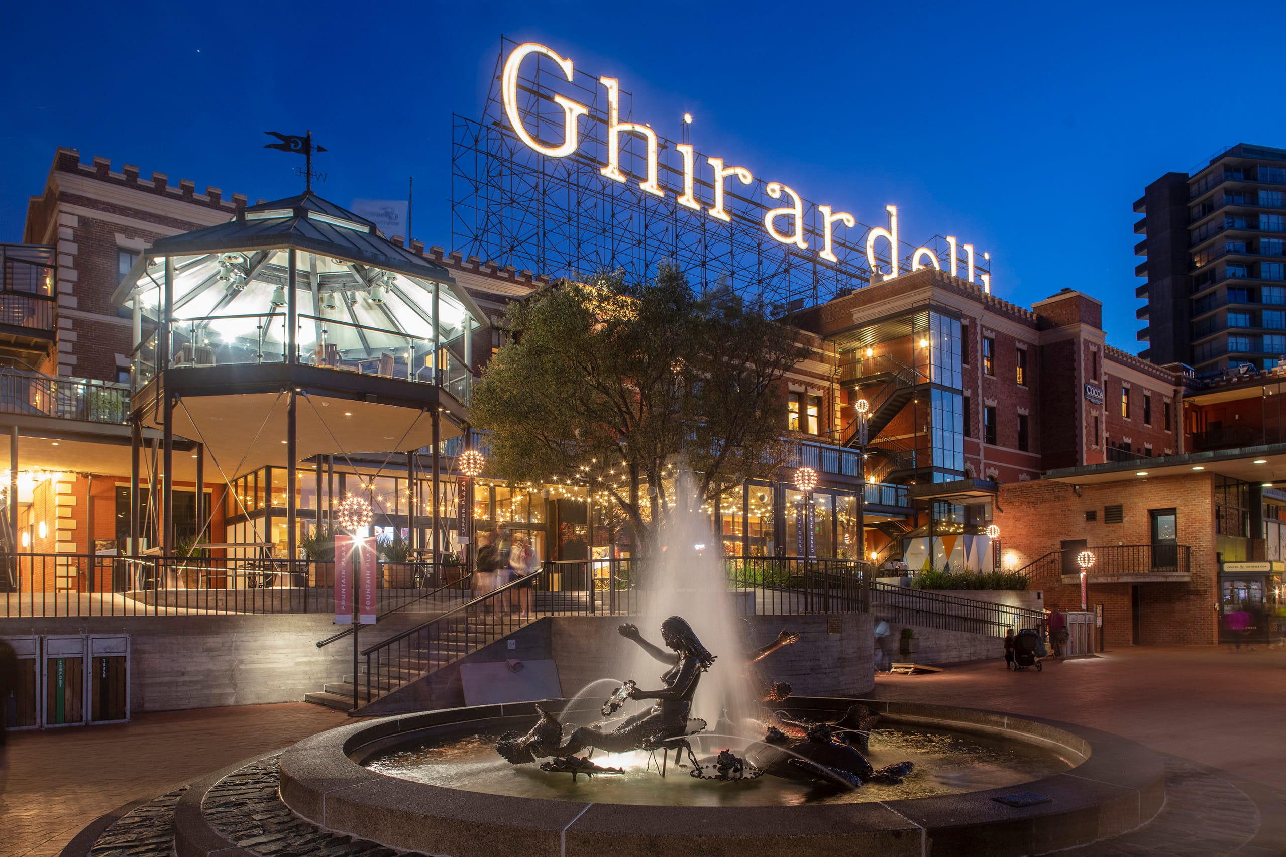 Condo in San Francisco · ★4.91 · 2 bedrooms · 2 beds · 2 baths - Image 18