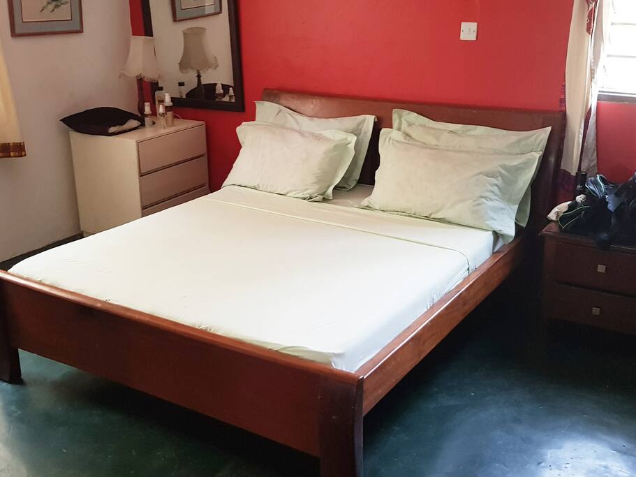 Cottage queen bedroom ensuite