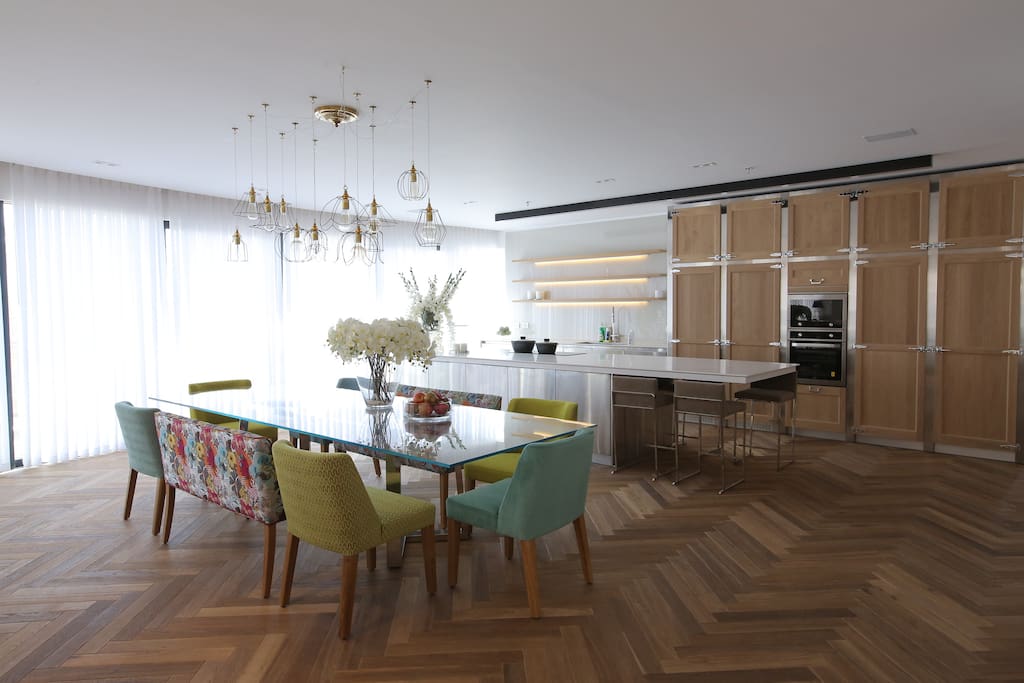 Kitchen/dining room. brand new and highest quality applicances.