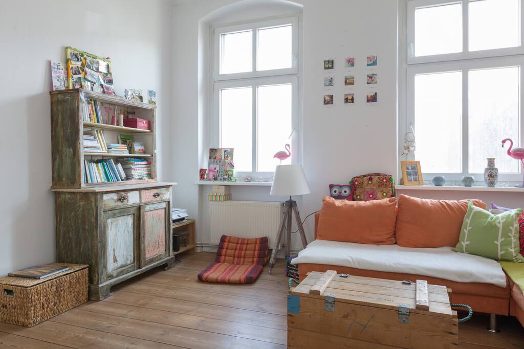 Wohnzimmer / Living Room