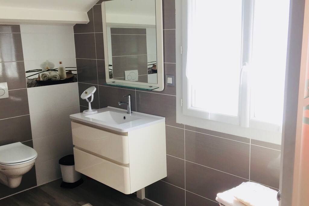 Salle de bain privative 1