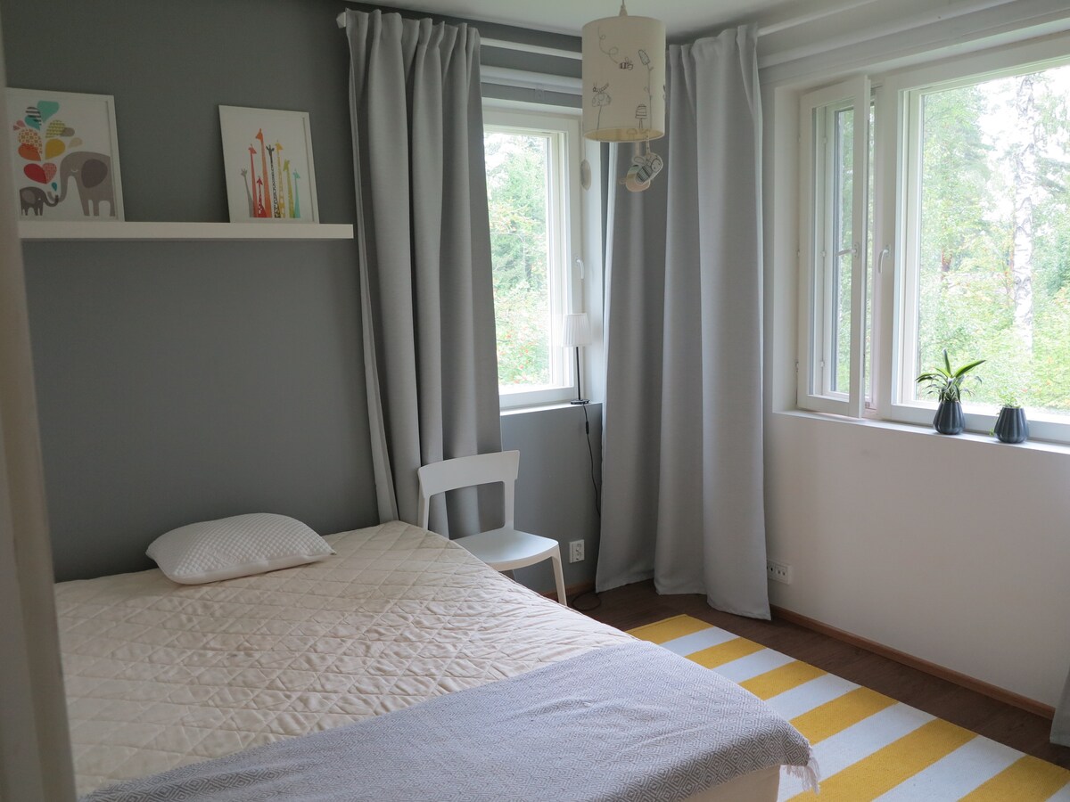 Dormitorio #3, piso superior, dormitorio con cama de 1,40 cm