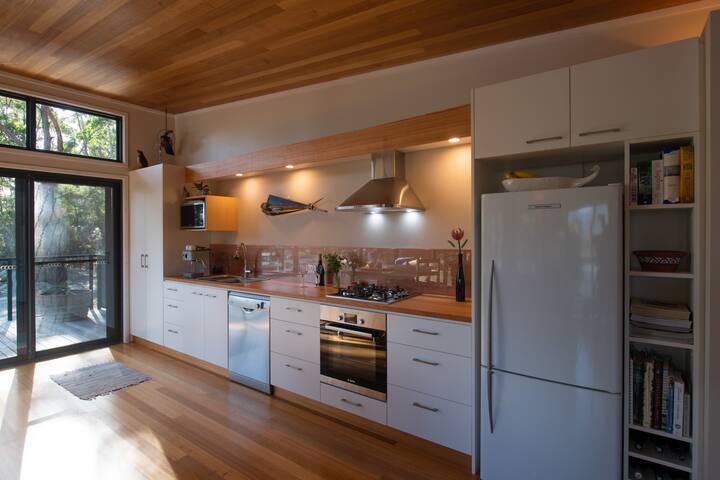 Adventure Bay Beach House, Bruny Island gallery image 4