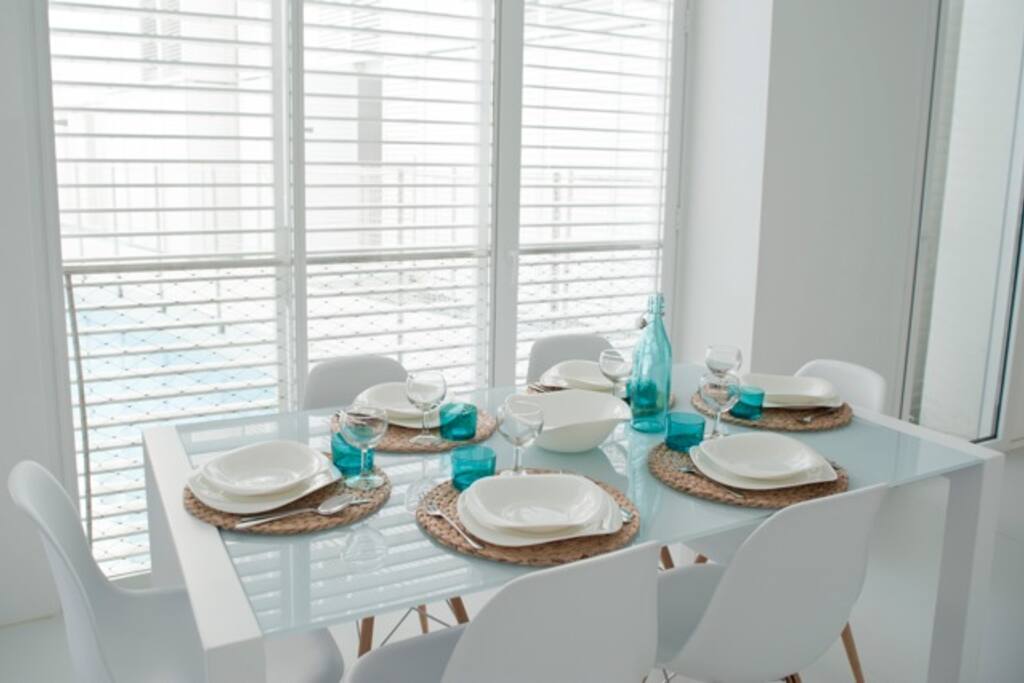 DINNER ROOM