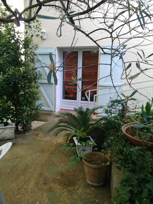 l 'entrée du gîte