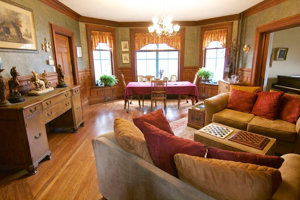 Dining Room 1
Table extends to Seat 12
