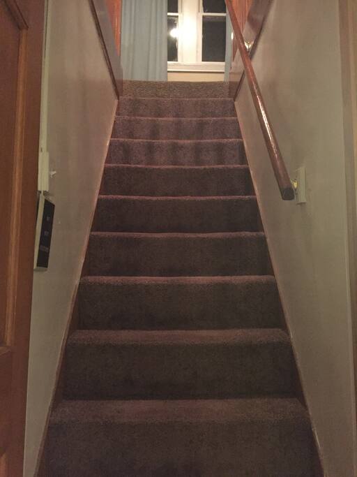 Stairway to the Lincoln Bedroom