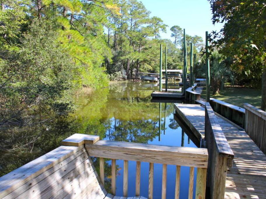 kayaking & canoeing
out your back door.I have 2 kayaks & 1 canoe to use.