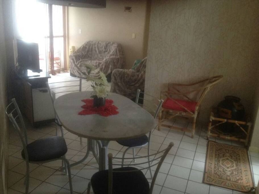 Sala de estar e jantar