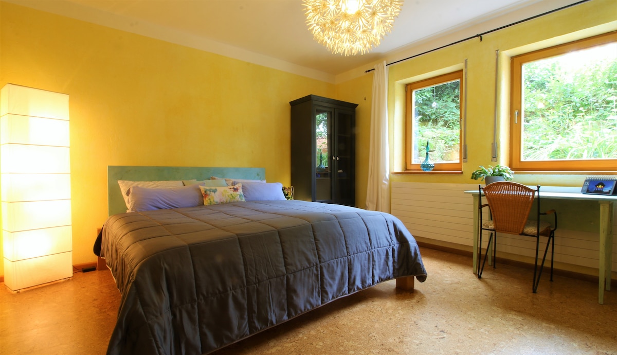 Голямо легло с удобен матрак
