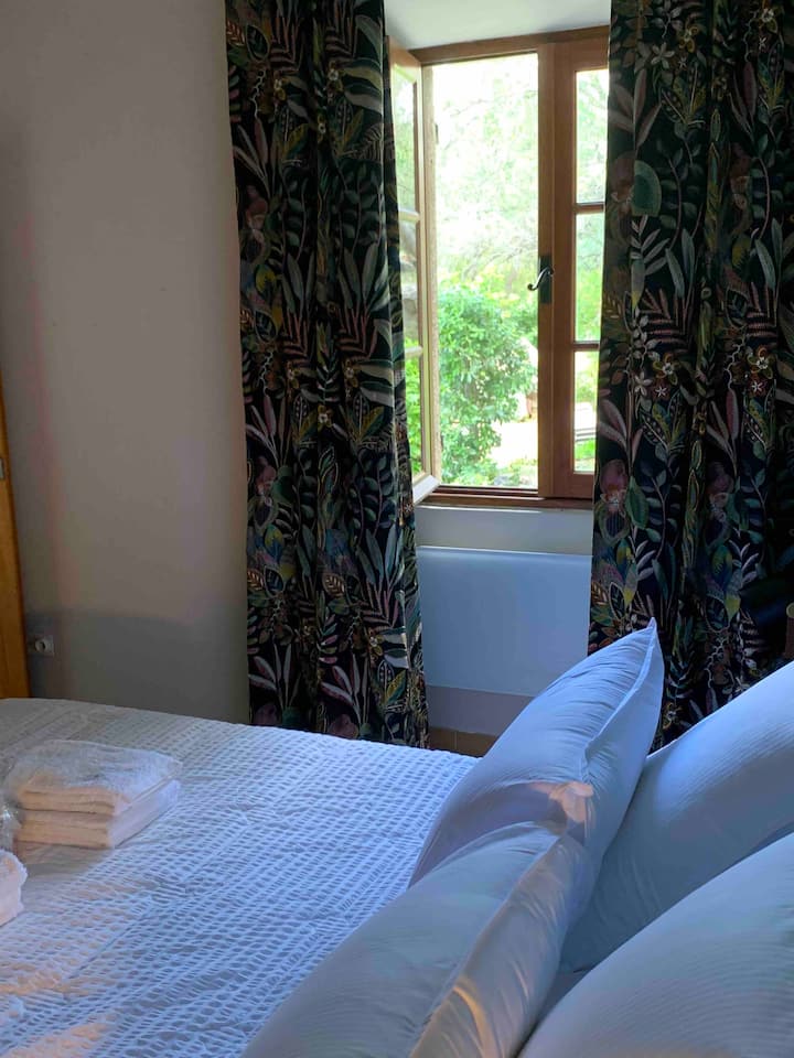 საძინებელი 1