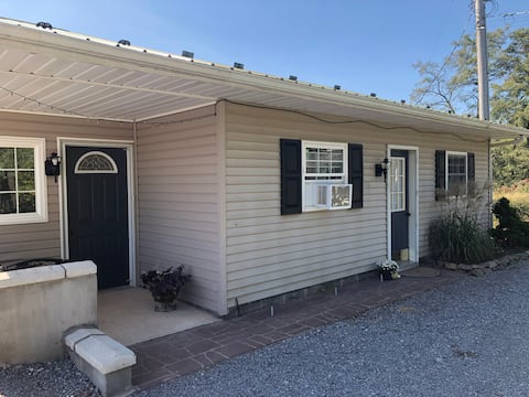 Mountain view farmette cottage pet friendly