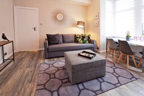 Luxury Ground Floor Apartment Sleeps 4