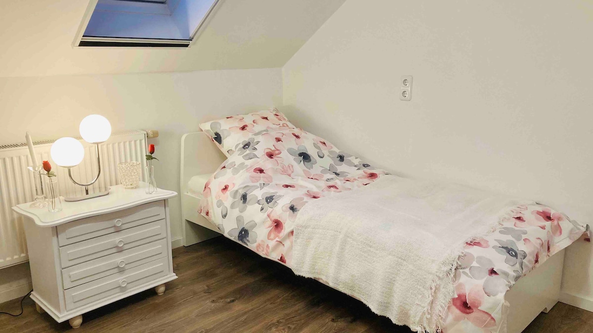 ...a so samostatnou posteľou