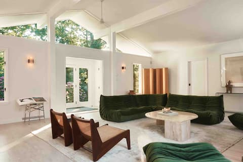 Top performing Airbnb: Mid-Century Oasis with Pool on 2 Secluded Acres in Northwest Harbor