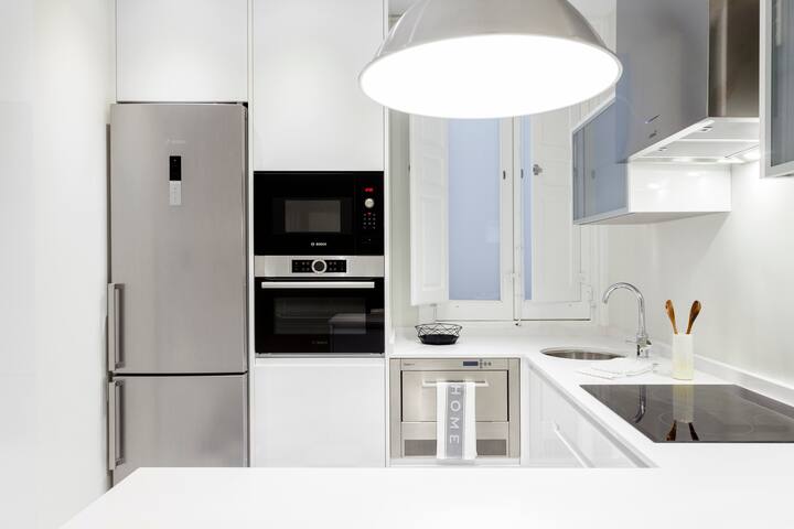 Elegant & central, 2BR in Salamanca – ALC gallery image 4