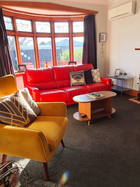 Top performing Airbnb: Fully equipped 3 bedroom character bungalow $270 in Dunedin City