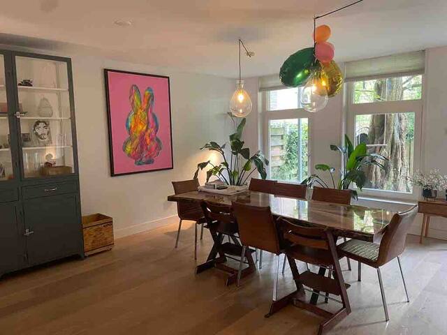 NEW 210m family home with big garden in CityCentre gallery image 4