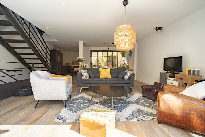 Belle maison 220m2 en plein coeur de Bordeaux gallery image 2